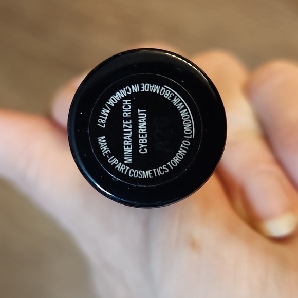 MAC Cybernaut Lipstick - Picture 3 of 4